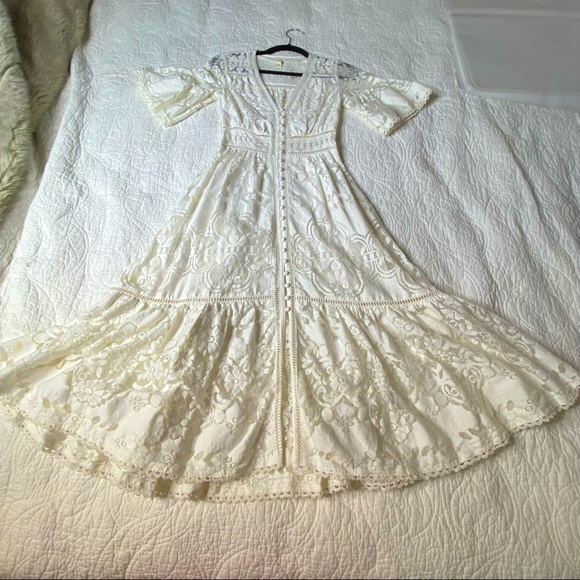 SPELL Clover Lace Gown - Picture 10 of 11